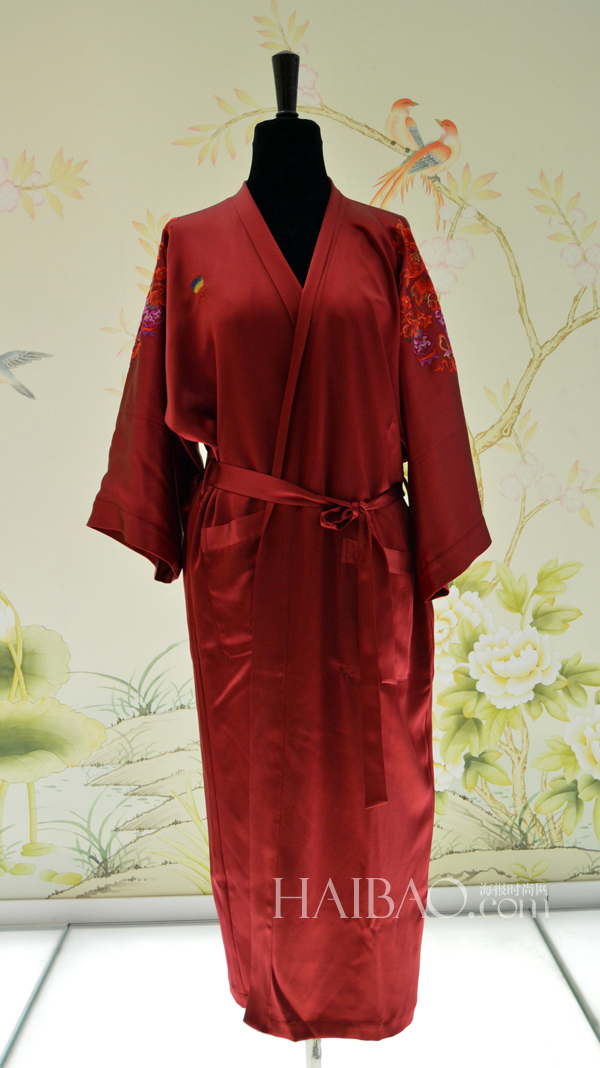 东北虎 (Ne·Tiger) 为APEC会议女领导人及领导人夫人设计与制作的睡衣