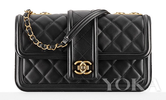 Chanel Calfskin Flap Bag 约26400人民币