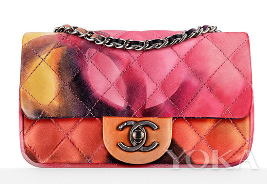 Chanel Printed Mini Flap Bag 约20400人民币