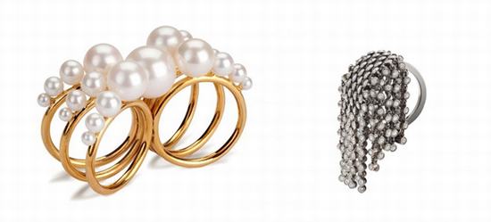 从左到右：Melanie Georgacopoulos黄金珍珠双环戒指、Solange AzaguryPartridge的钻石戒指