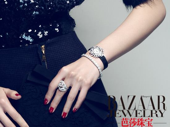 方案二：钻石腕表和手镯，优雅女人味blingbling闪出来