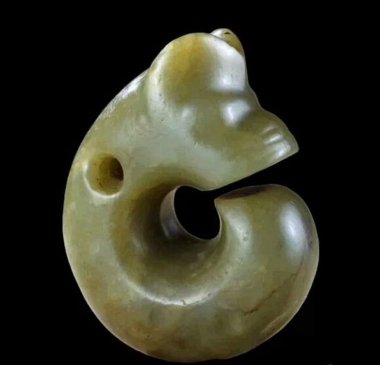 新石器时代红山文化玉卷龙 约公元前3500年
