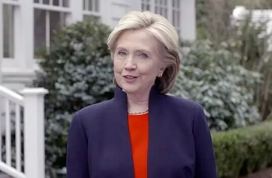 希拉里于当地时间12日正式宣布参加2016年美国总统大选