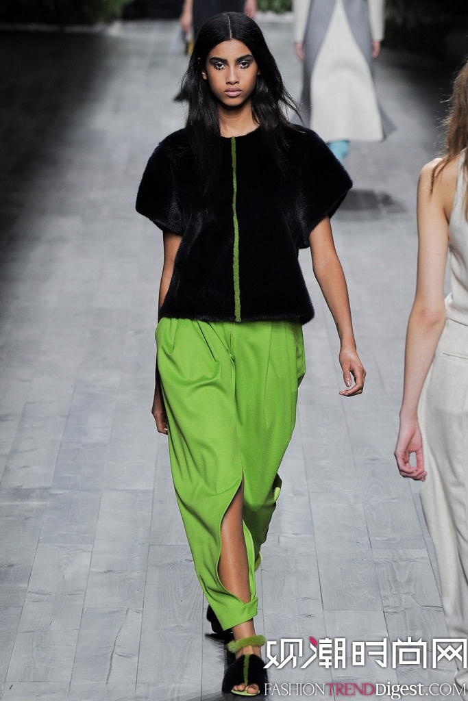 Vionnet  2014ﶬrbŮbDƬ