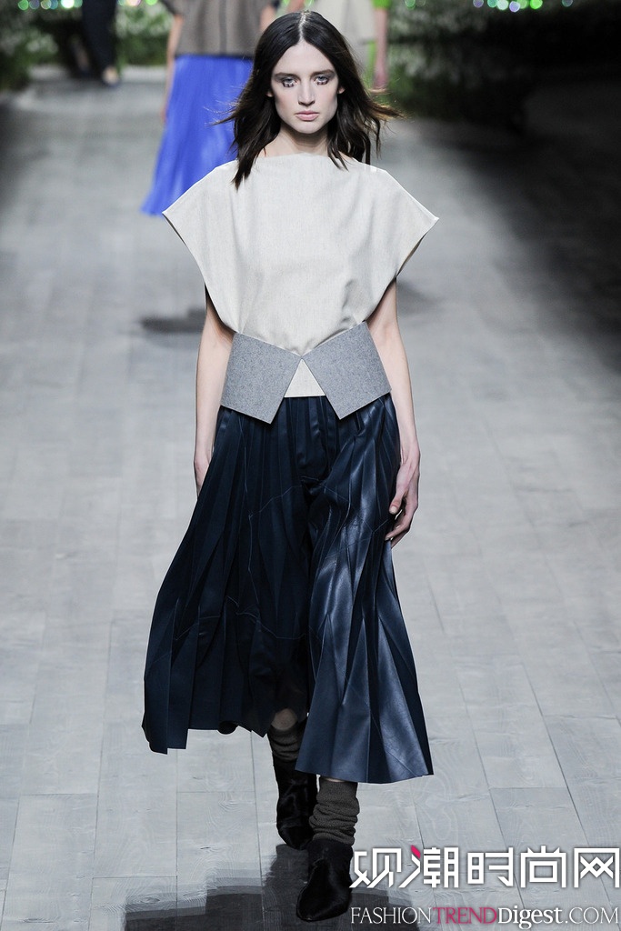 Vionnet  2014ﶬrbŮbDƬ