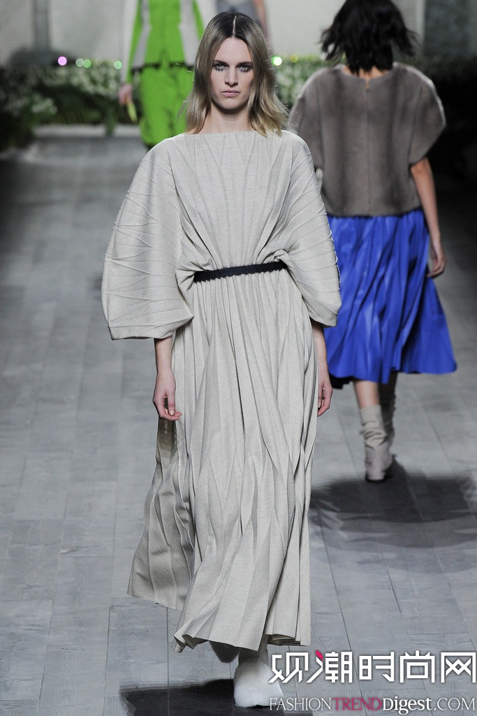 Vionnet  2014ﶬrbŮbDƬ