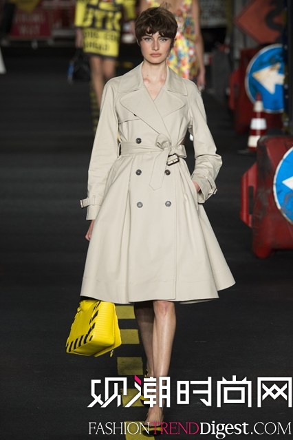 Moschino 2016ŮbϵDƬ