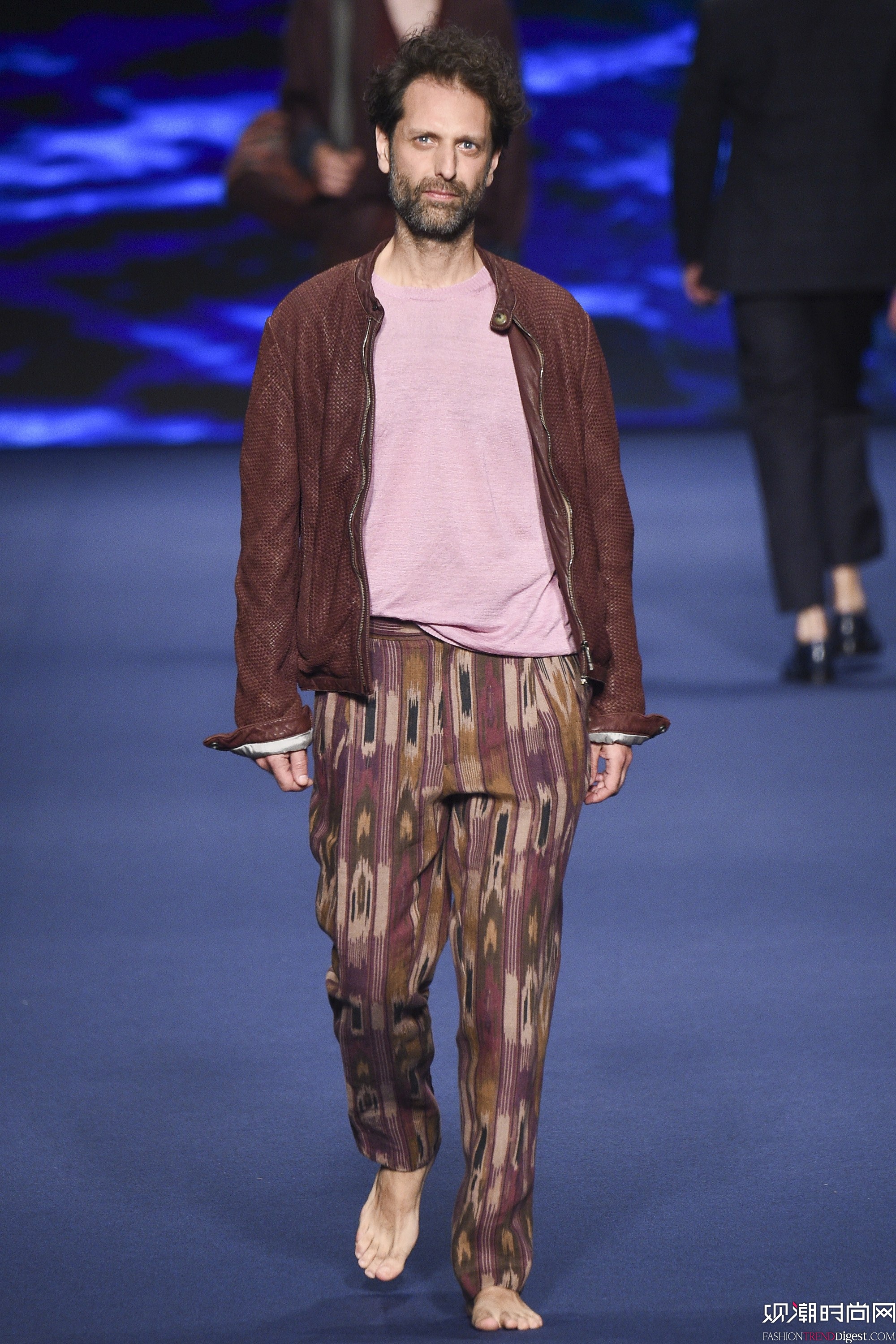 Etro 2017bϵDƬ