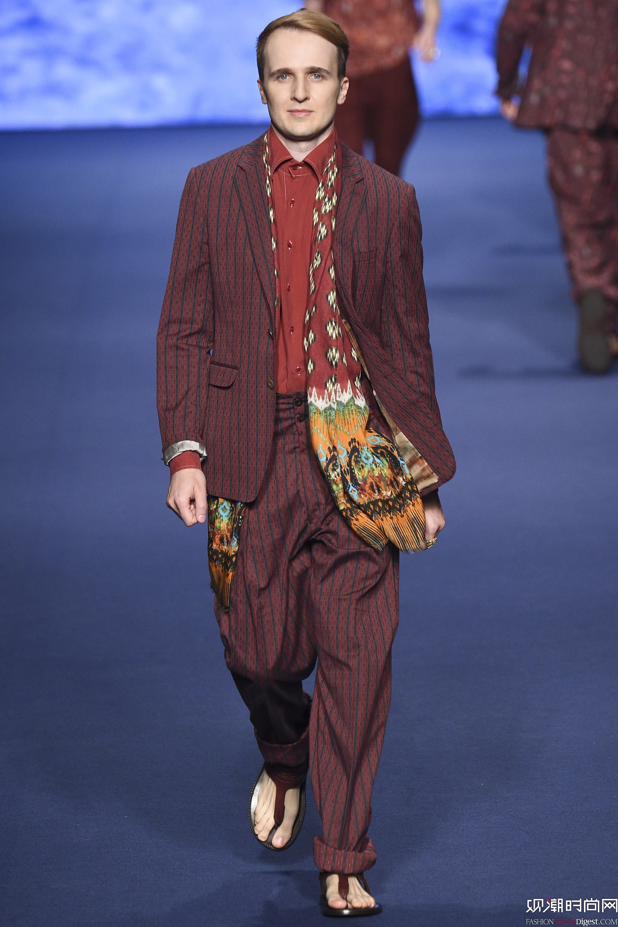 Etro 2017bϵDƬ