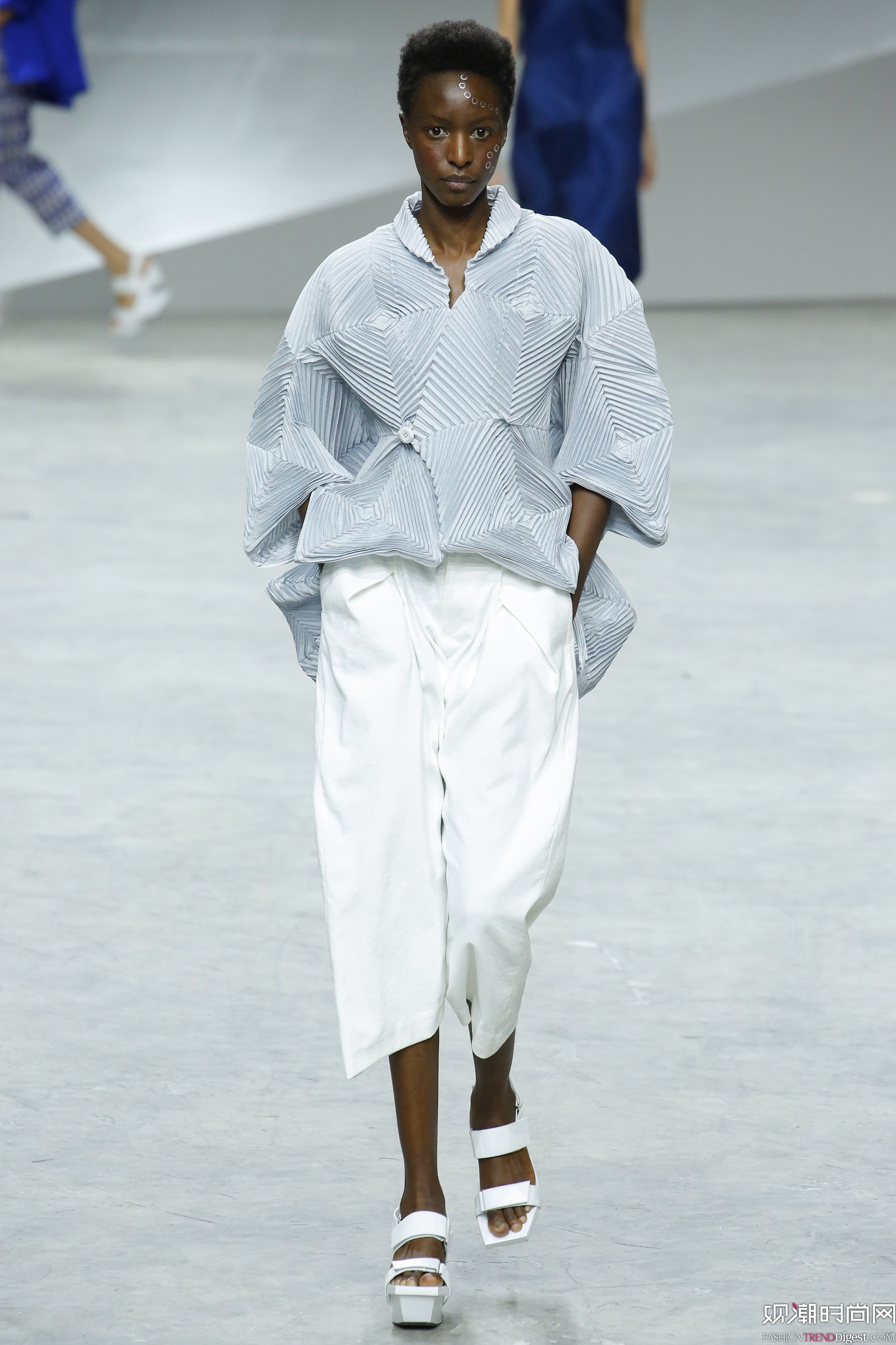 Issey Miyake 2017ϵDƬ