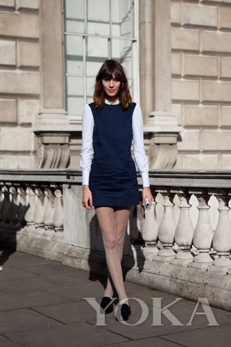 ɺ (Alexa Chung)