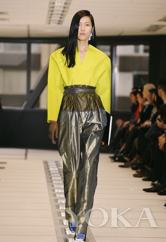 Balenciaga 2012 ﶬ