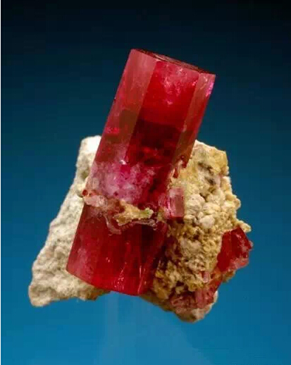 ɫʯ(Red Beryl)