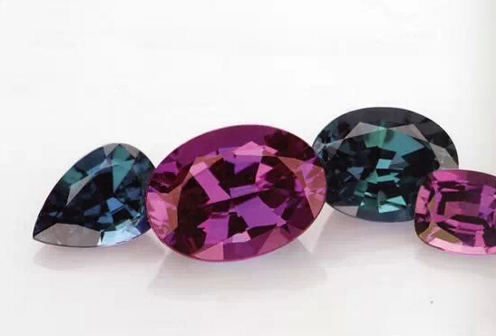 ɽɫʯ(Alexandrite)