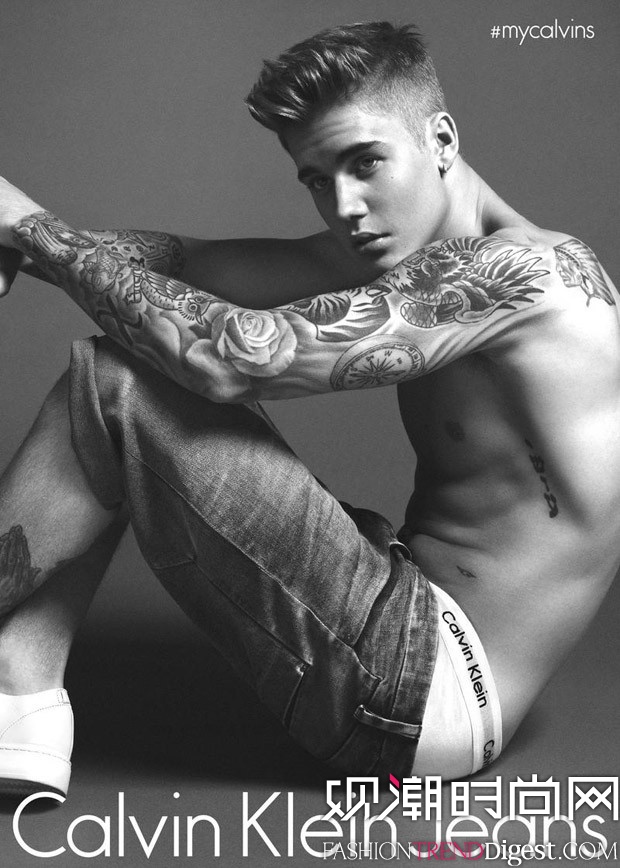 Justin BieberЯLara StoneΪCalvin Klein2015ţпϵйͼƬ