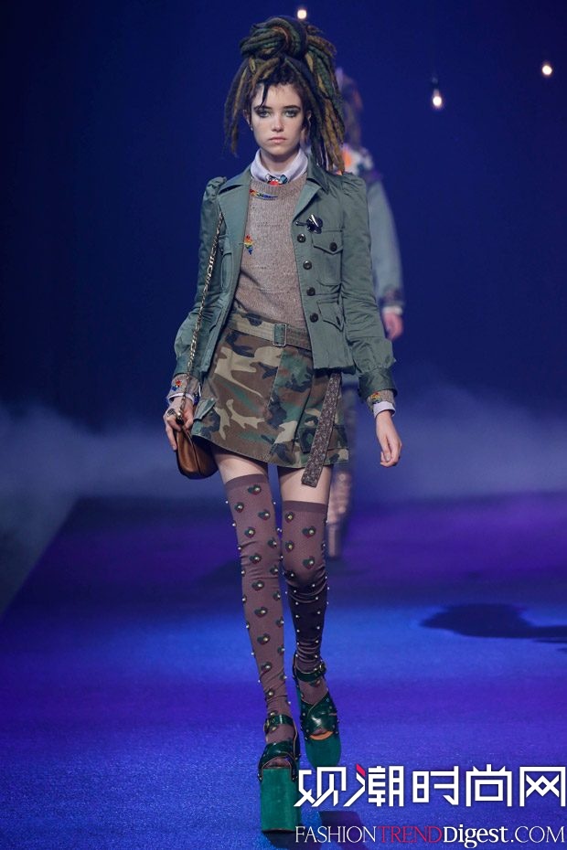 Marc Jacobs SS2017~srbŮbϵаl(f)DƬ
