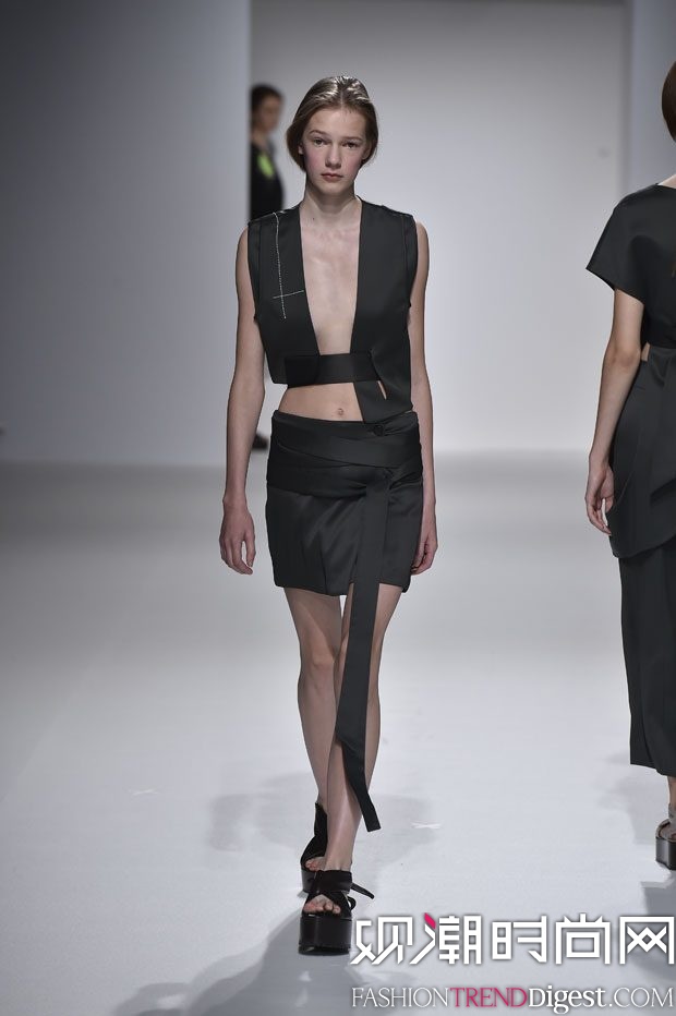 Chalayan 2017ϵаrbܸDƬ