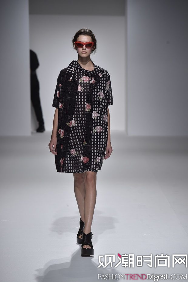 Chalayan 2017ϵаrbܸDƬ
