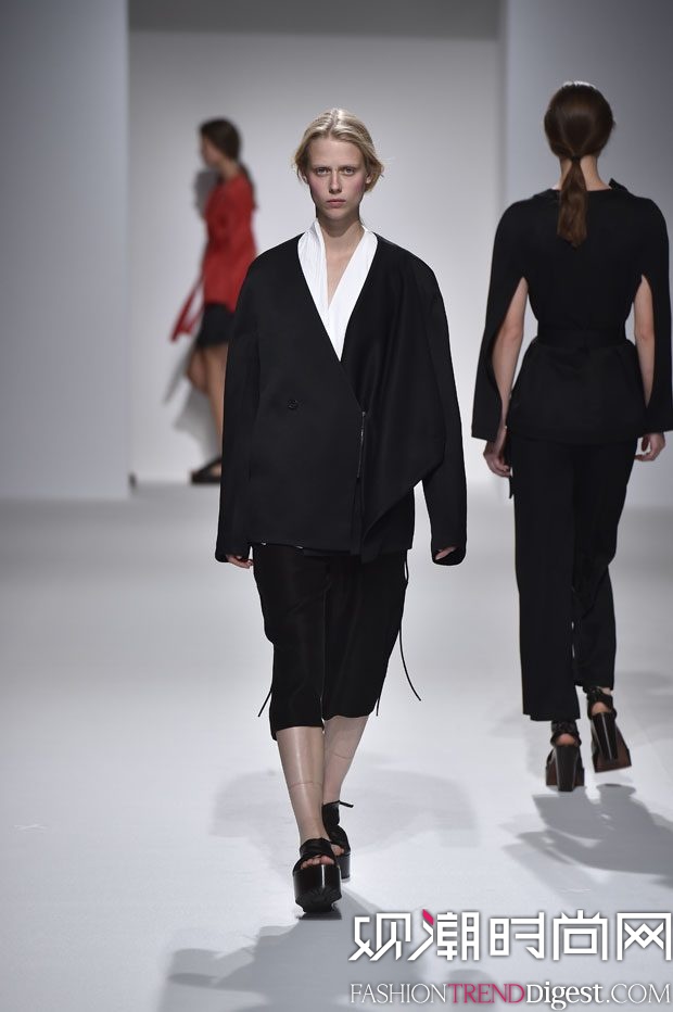 Chalayan 2017ϵаr(sh)bܸDƬ