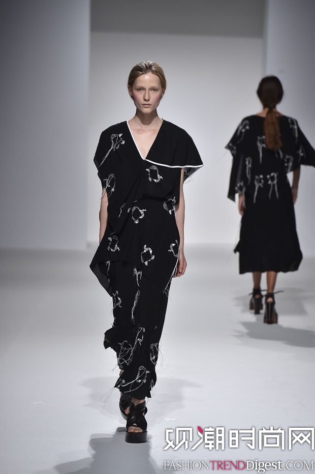 Chalayan 2017ϵаrbܸDƬ