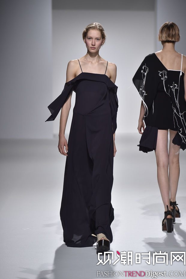 Chalayan 2017ϵаrbܸDƬ