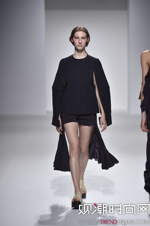 Chalayan 2017ϵаrbܸDƬ