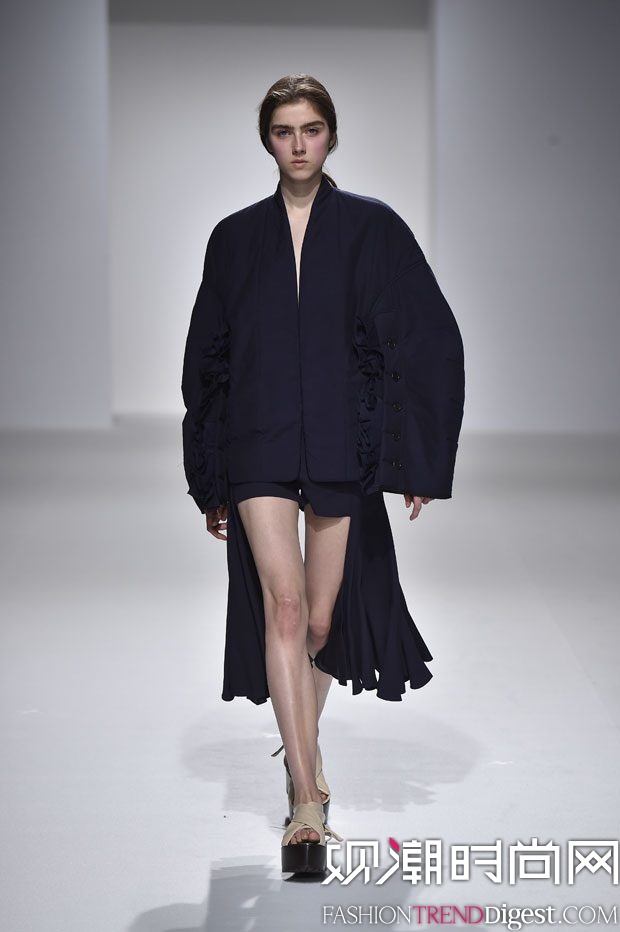 Chalayan 2017ϵаrbܸDƬ