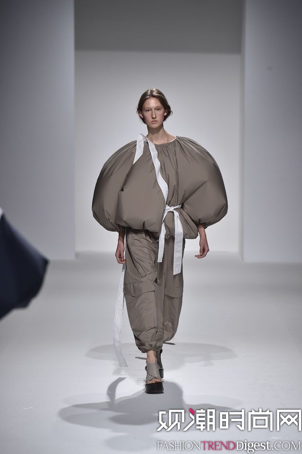 Chalayan 2017ϵаrbܸDƬ