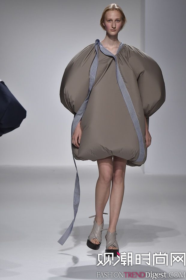 Chalayan 2017ϵаrbܸDƬ