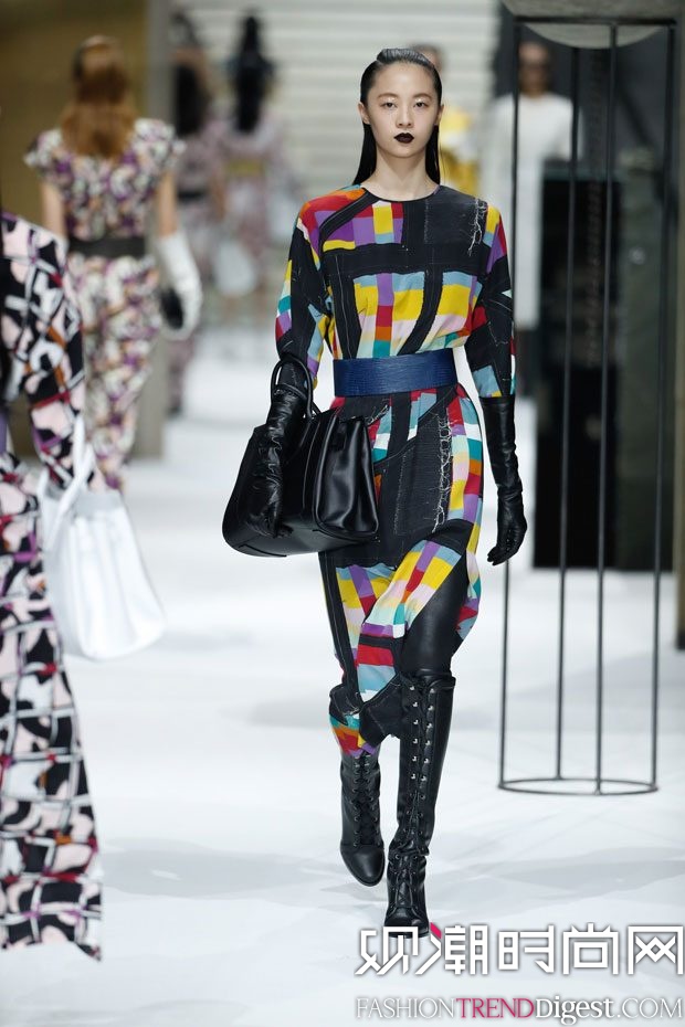 MAX MARA 2017ϵаlDƬ