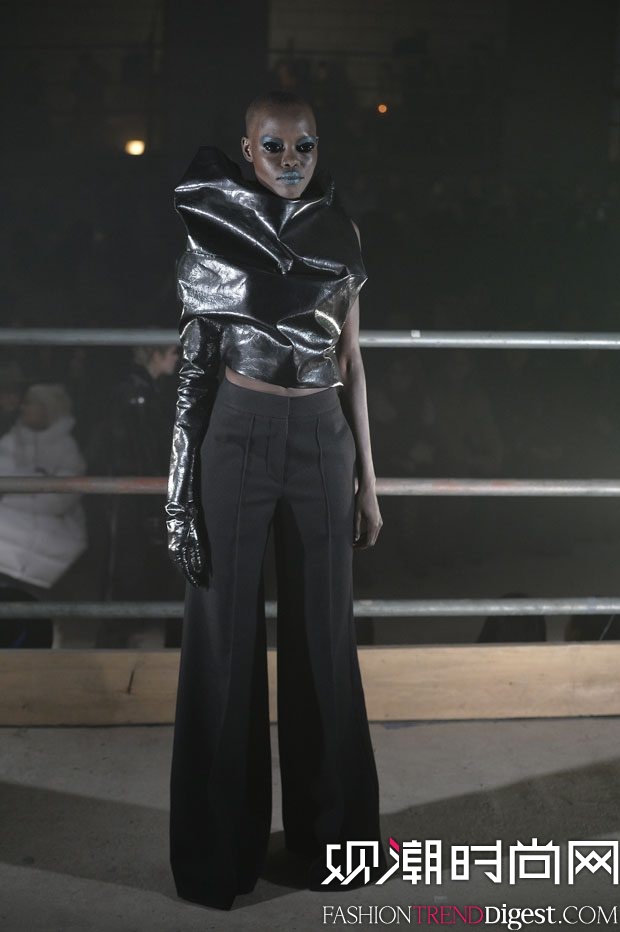 ׶ʱװ GARETH PUGH 2017ﶬϵ㳡ͼƬ