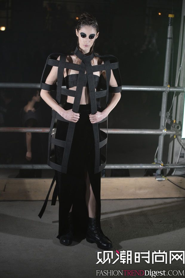 ׶ʱװ GARETH PUGH 2017ﶬϵ㳡ͼƬ