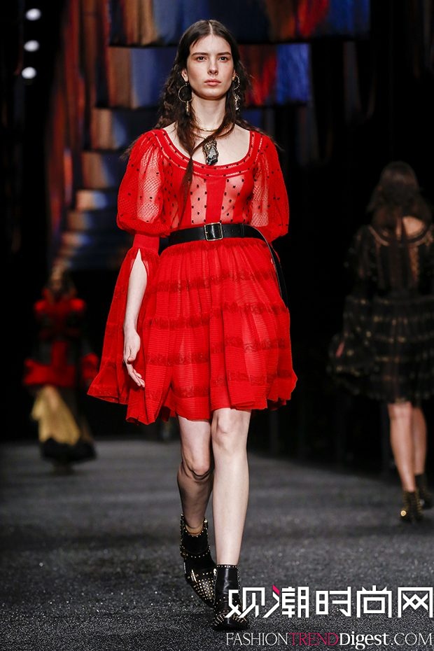 Alexander McQueen 2017ﶬϵ㳡ͼƬ