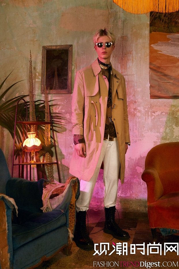 Dan StewartyֵϡEssential Homme2017ļs־(ni)(y)DƬ