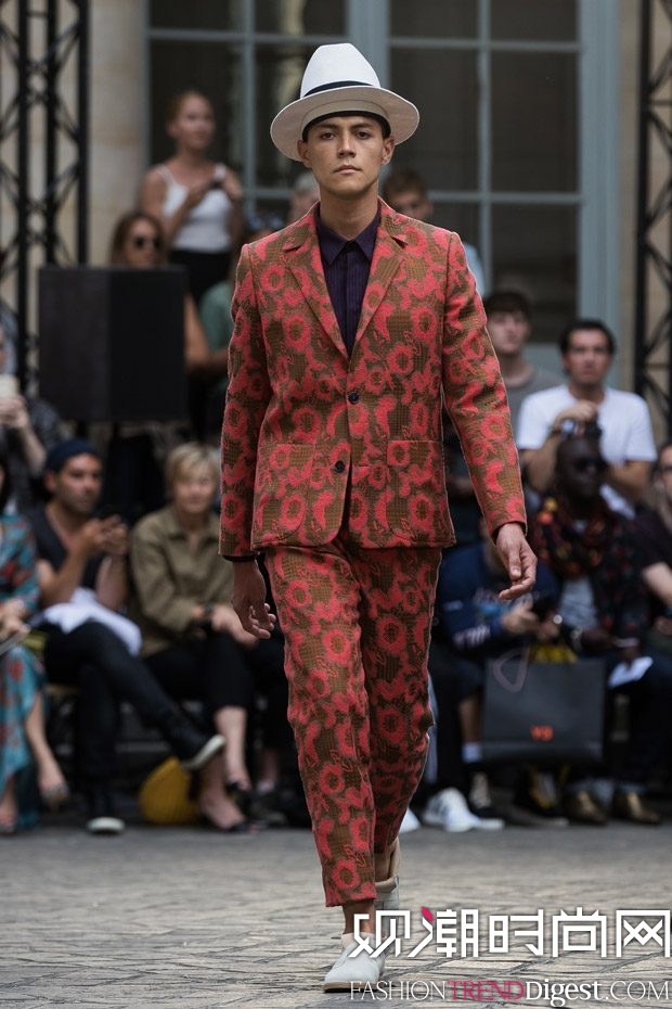 Henrik Vibskov 20178bϵDƬ