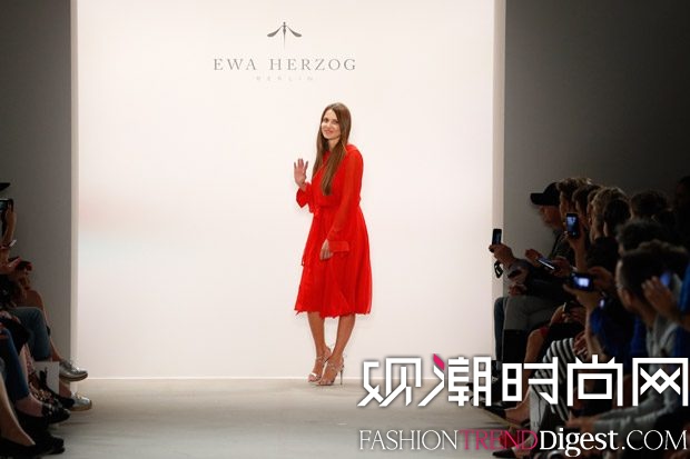 Ewa Herzog 2018ϵDƬ