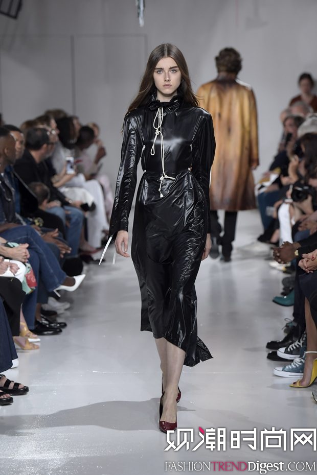 Calvin Klein Collection 2018ϵDƬ