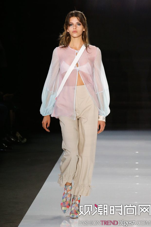 Emporio Armani 2018ϵDƬ
