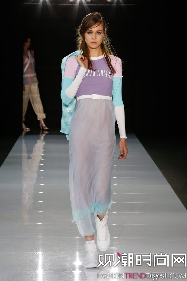 Emporio Armani 2018ϵDƬ