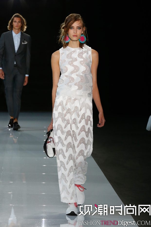 Emporio Armani 2018ϵDƬ