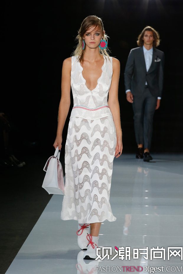 Emporio Armani 2018ϵDƬ