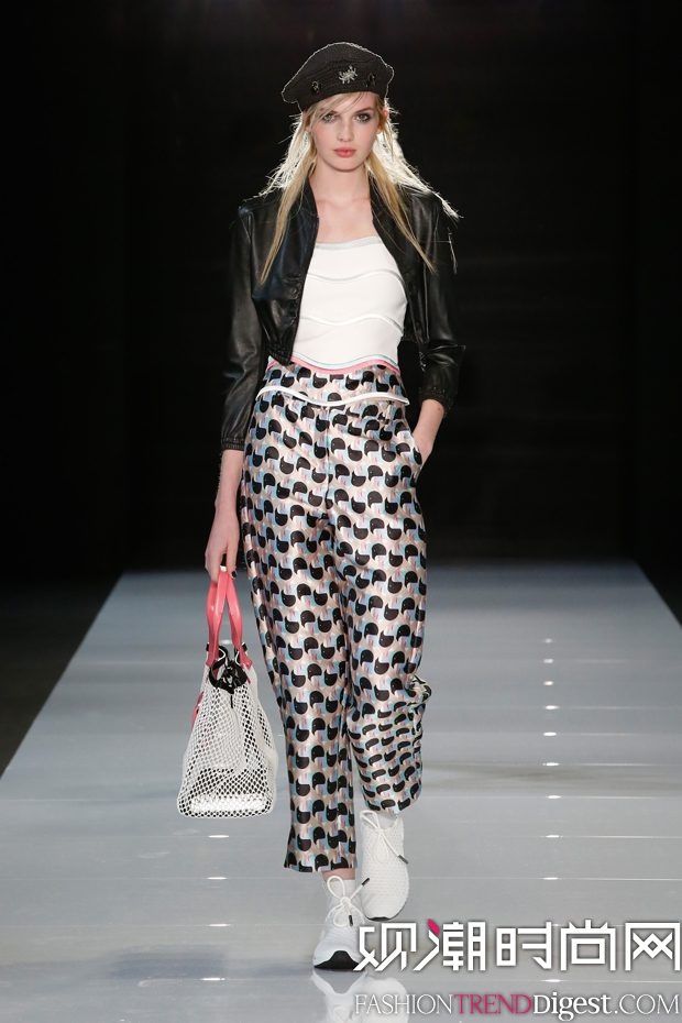 Emporio Armani 2018ϵDƬ