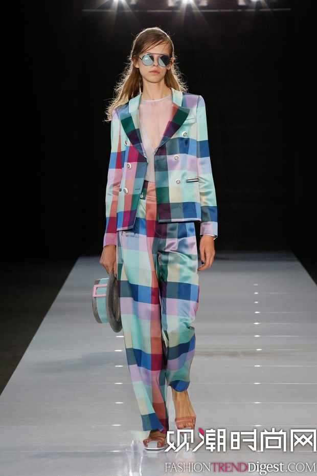 Emporio Armani 2018ϵDƬ