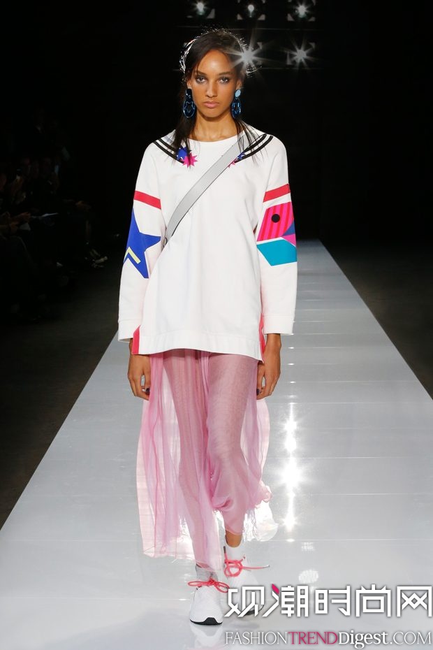 Emporio Armani 2018ϵ(chng)DƬ