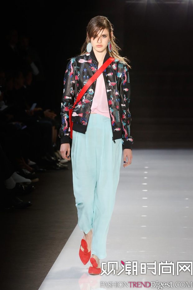 Emporio Armani 2018ϵDƬ