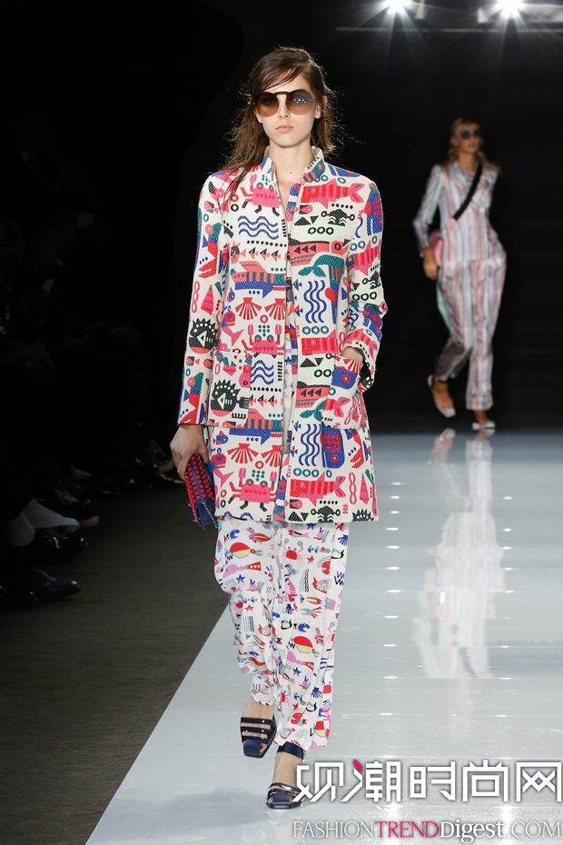 Emporio Armani 2018ϵDƬ