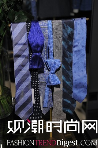 Duchamp 2016b LOOK BOOKDƬ