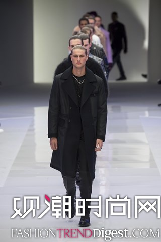 Versace 2016�ﶬ��װϵ������ʱװ�ܸ���ͼƬ