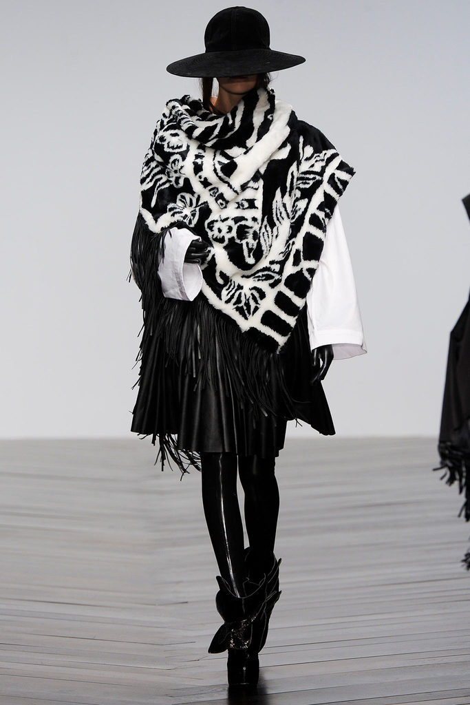 KTZ 2013ﶬŮbϵУؕrbܣDƬ