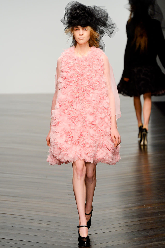 John Rocha 2013ﶬŮװϵУ׶ʱװܣͼƬ